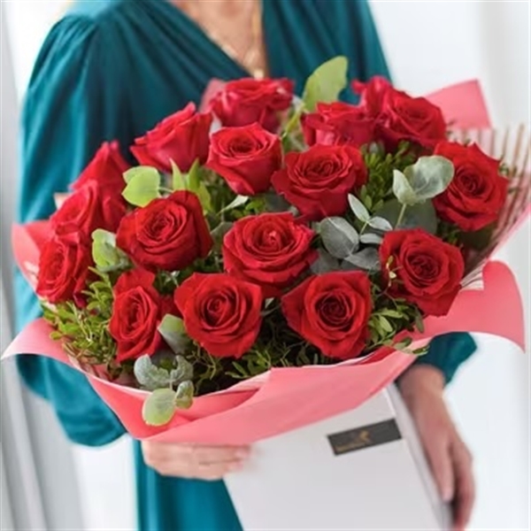 18 Red Roses